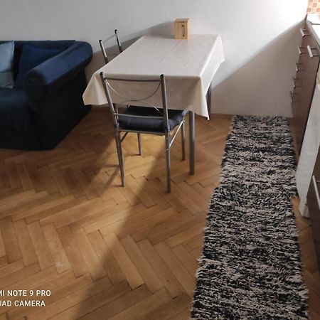 Coronation Apartment Bratislava Bagian luar foto