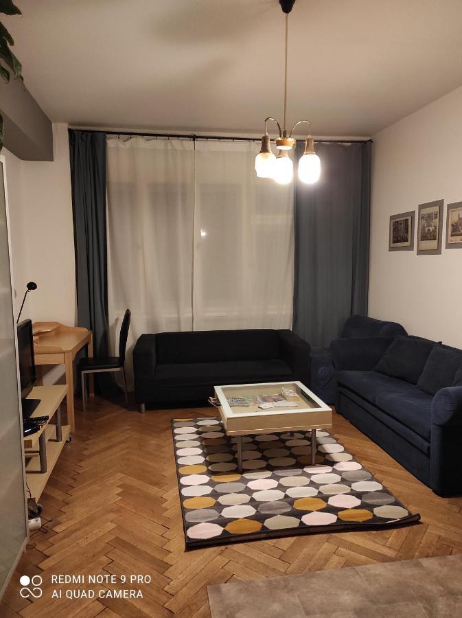 Coronation Apartment Bratislava Bagian luar foto